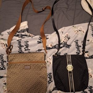 Tommy Hilfiger Crossbody Bundle Like New!!